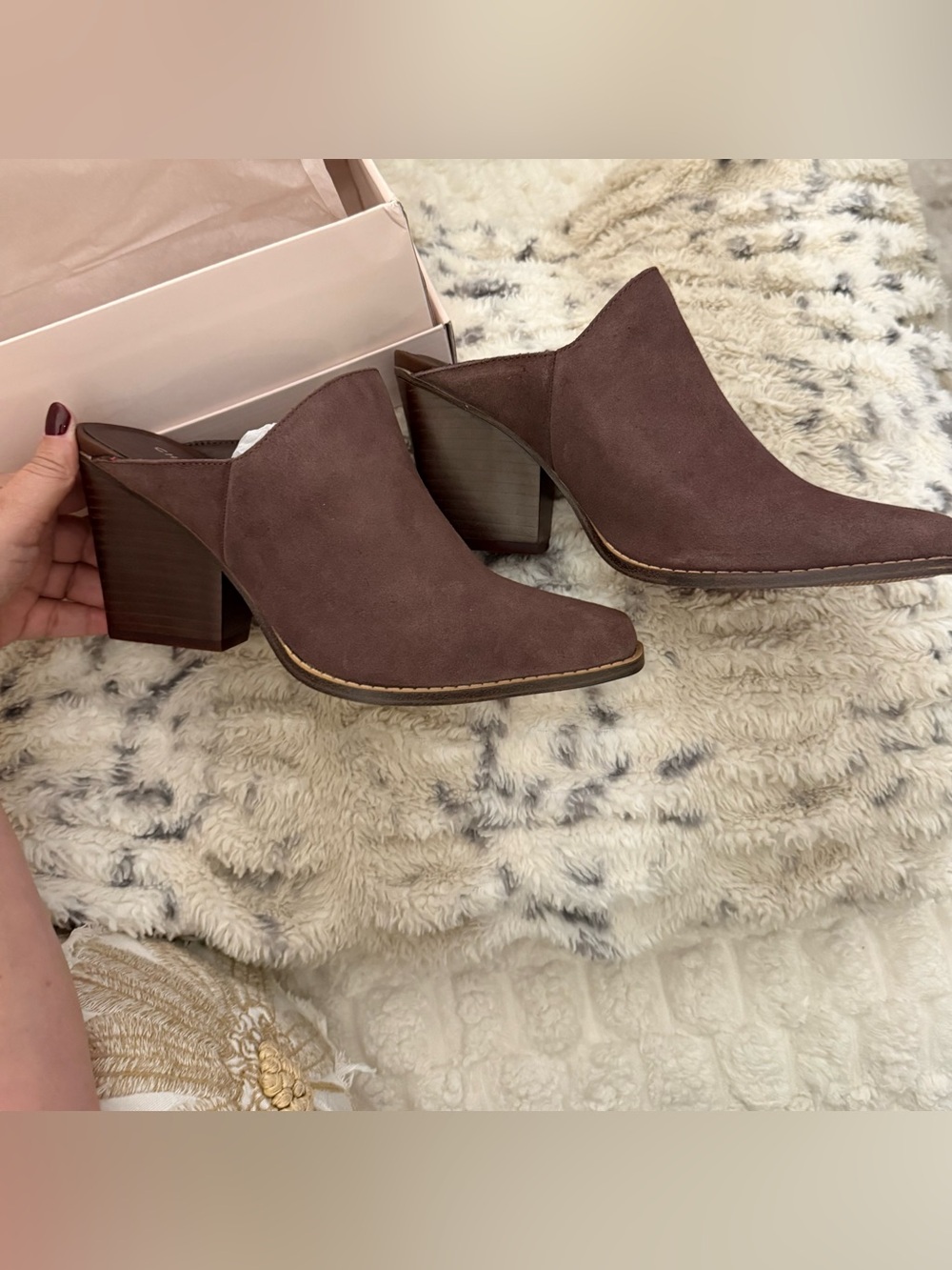 NEW Chinese Laundry Crinkle Brown Suede Mule Booties Size 8.5 - Picture 6 of 8